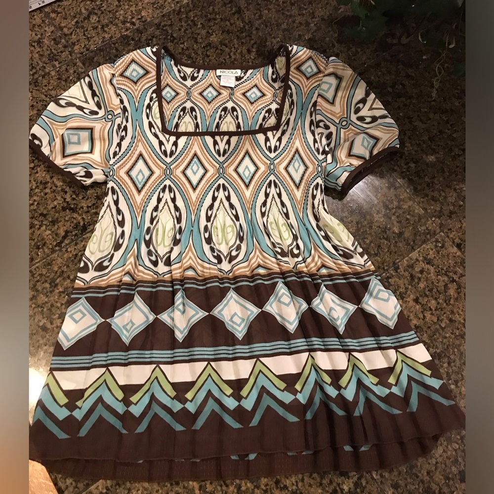 Nicola Size‎ Med Top #2196